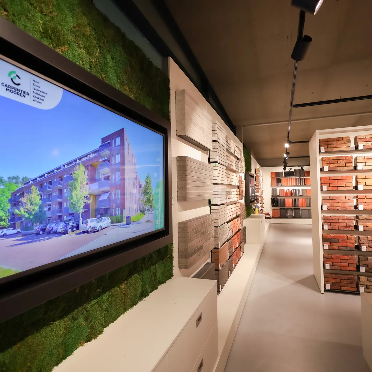 Gevelstenen in showroom roelofarendsveen