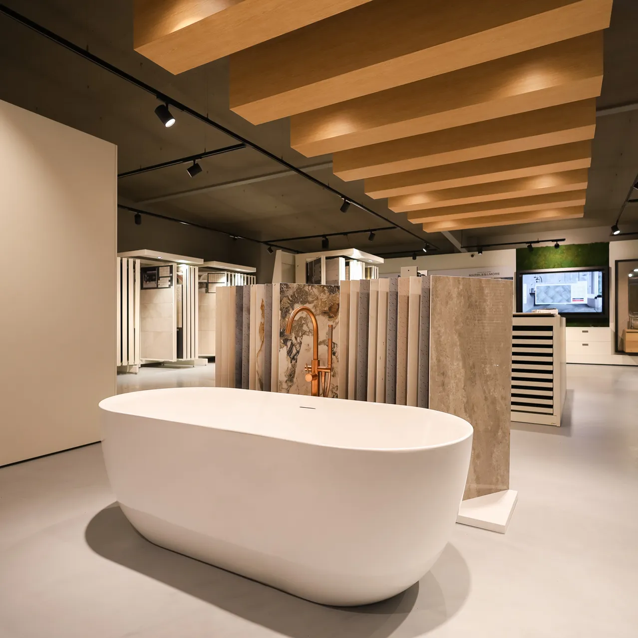 Bad in showroom roelofarendsveen