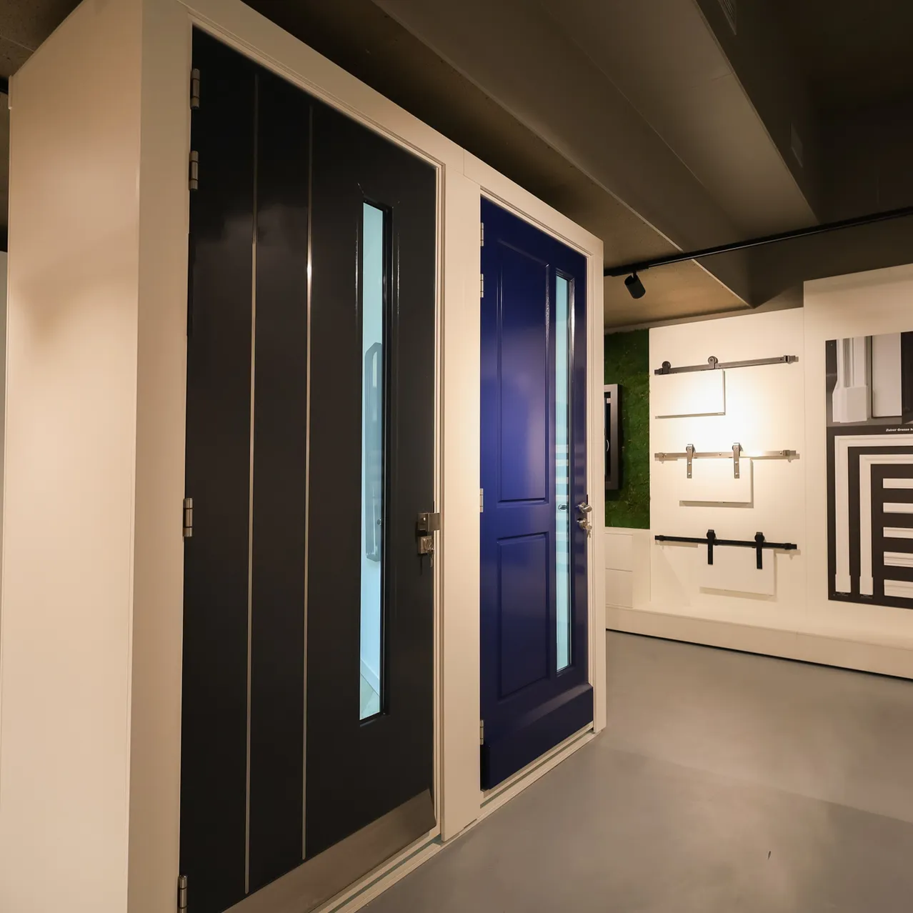 Deuren in showroom roelofarendsveen 2