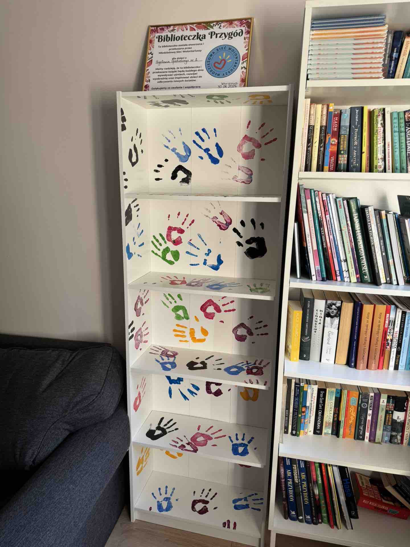 Kartka, która wywołuje uśmiech + Biblioteczka przygód