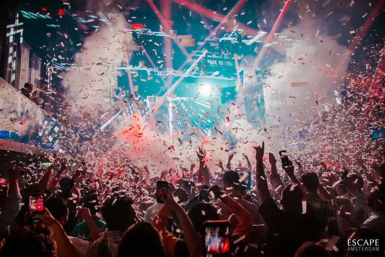 Escape Amsterdam event with confetti and CO2 effects
