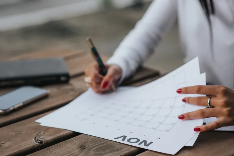 Arbeitgeber plant Zwangsurlaub im Kalender - Arbeitszeit