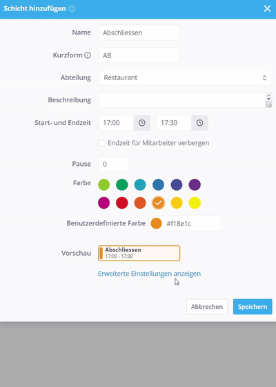 Personalverantwortliche beim digitalen Zuweisen von Aufgabenlisten an neue Mitarbeiterinnen und Mitarbeiter im Rahmen der Einarbeitung.
