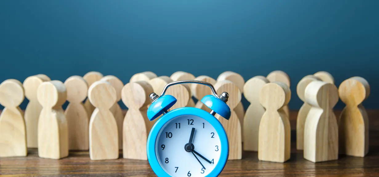 How does PTO work for hourly employees?