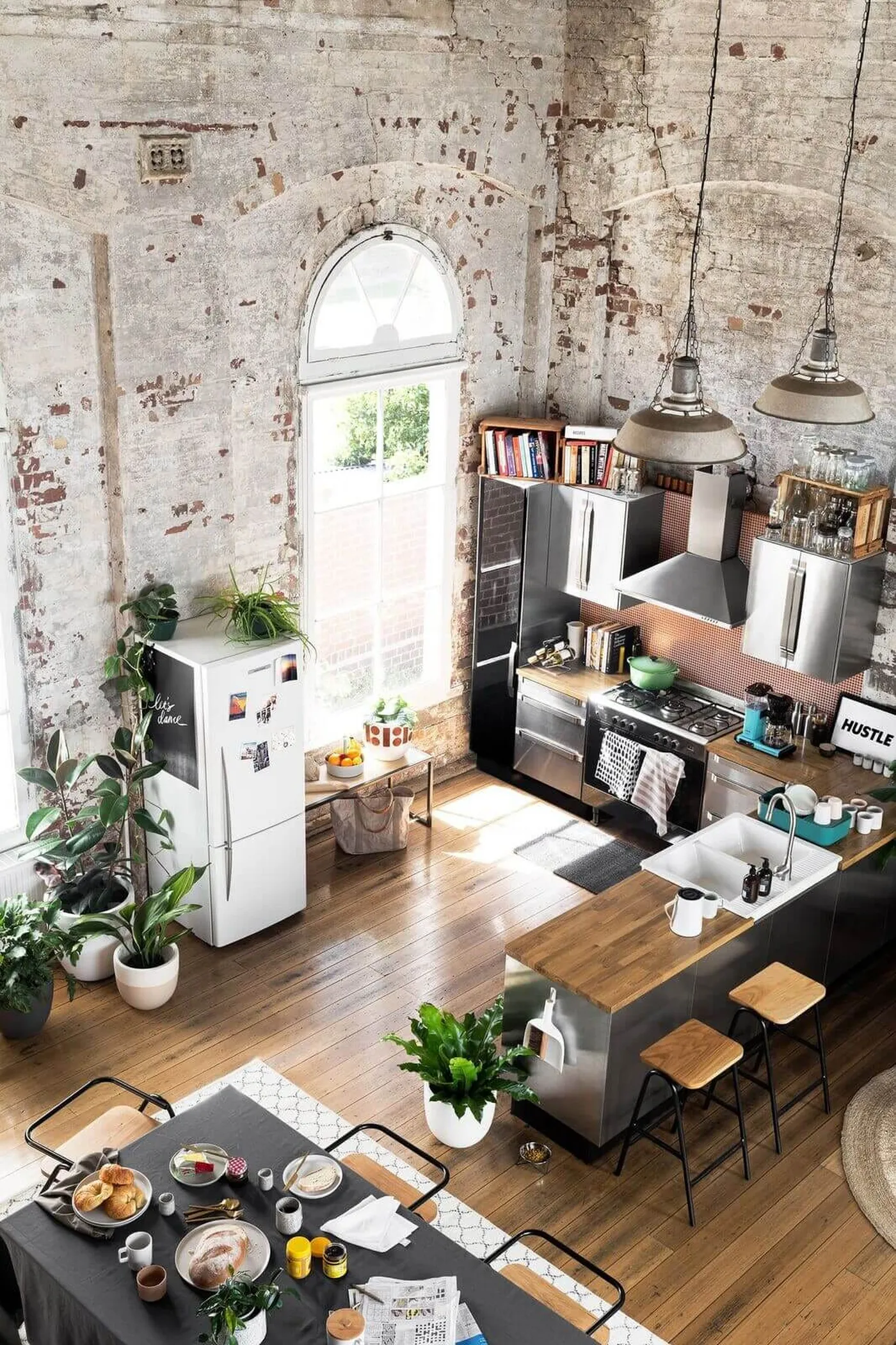 Industrial home design — photo 1
