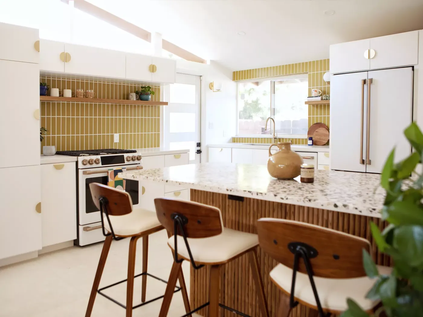 Mid-Century Modern home design — photo 5