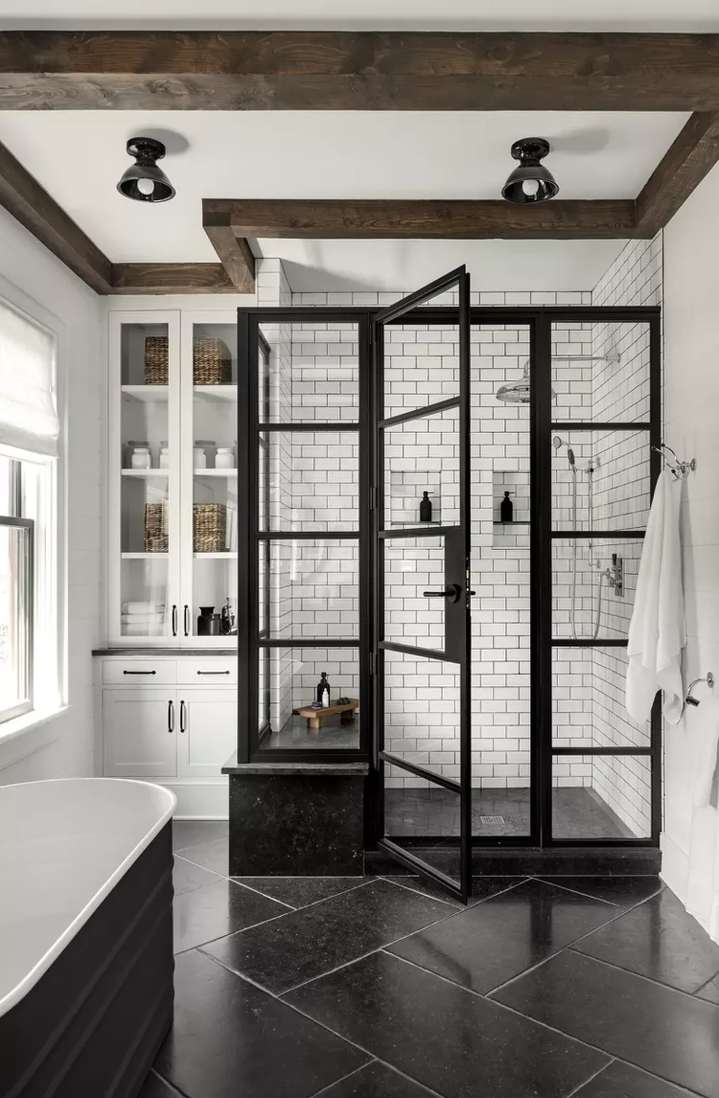 Modern Farmhouse home design — photo 9