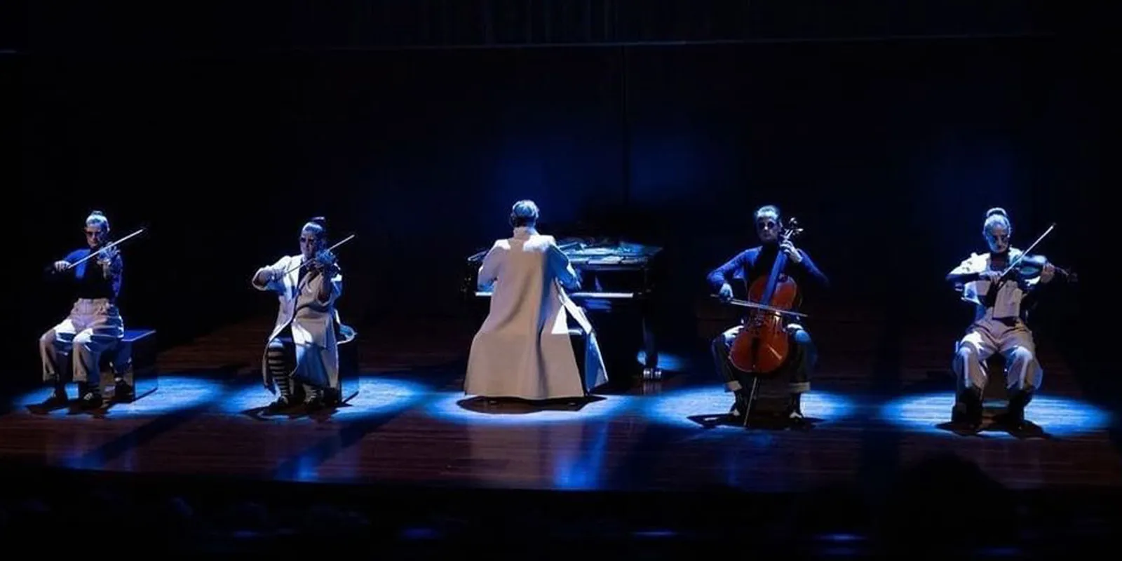 Ensemble De Formule, Laura Lunansky, Floor Le Coultre