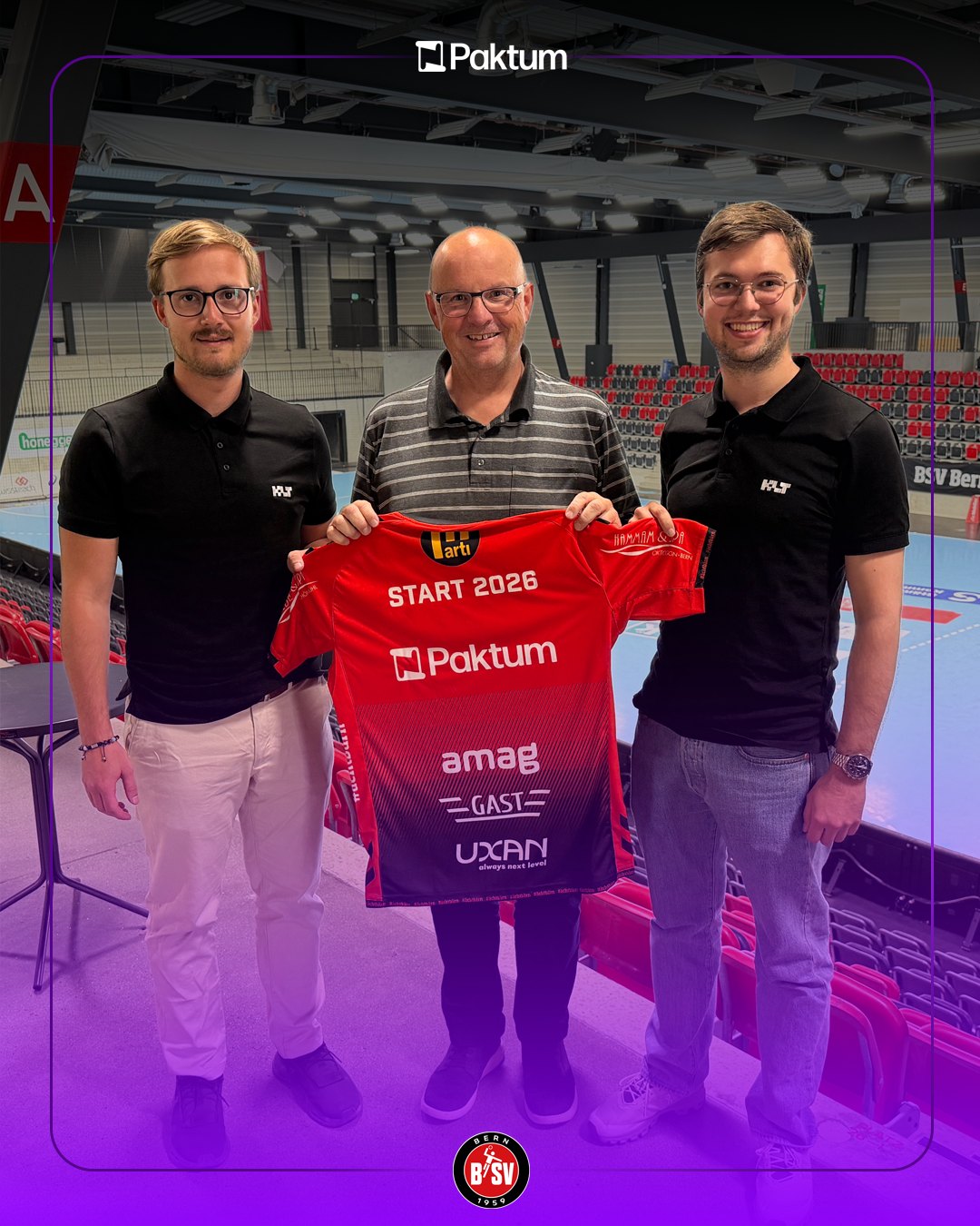 Jersey presentation with BSV Bern: representatives of the club and Paktum holding a jersey