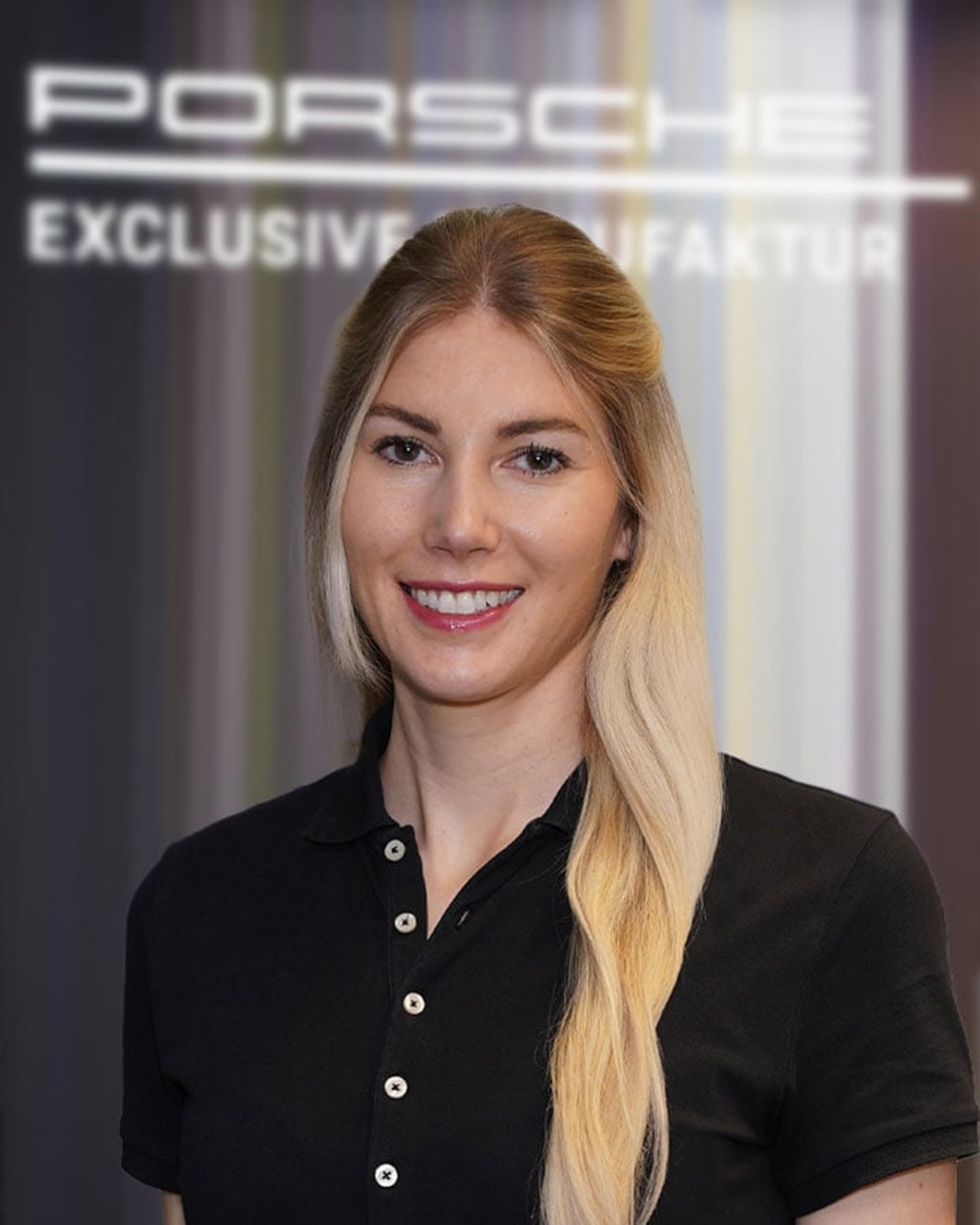 Photo of Laura Mayer