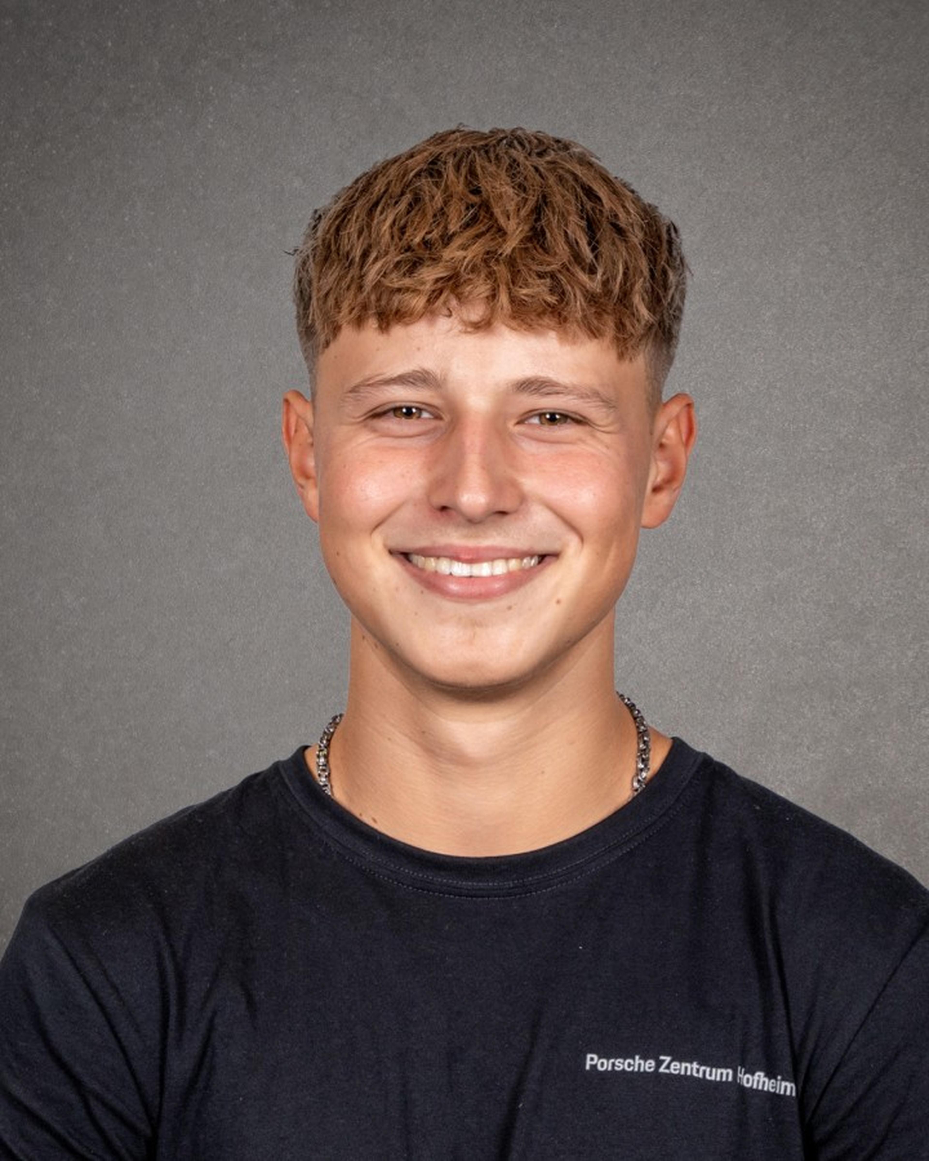 Lennox Gakis
