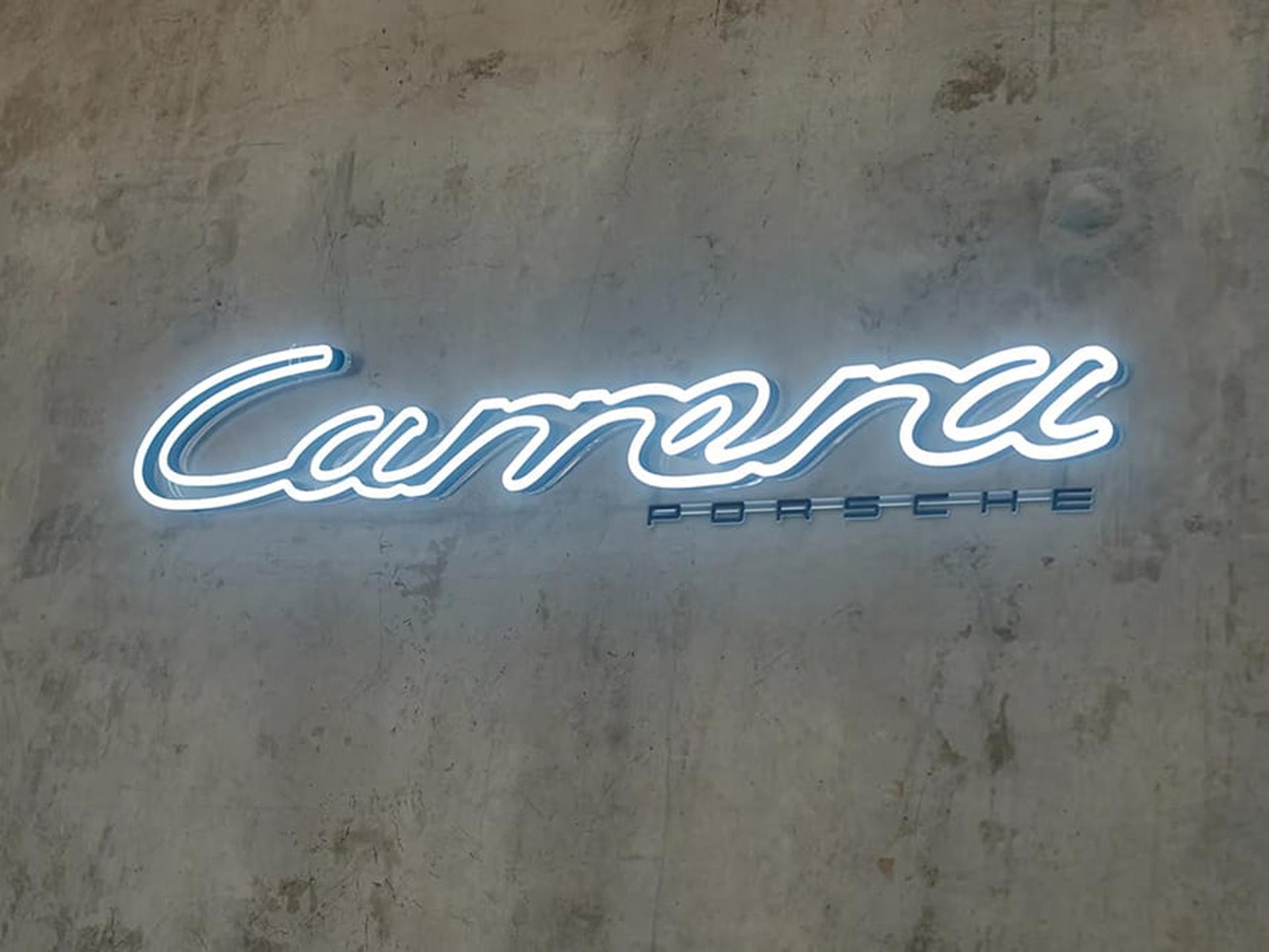 Carrera Leuchtschriftzug – Ltd
