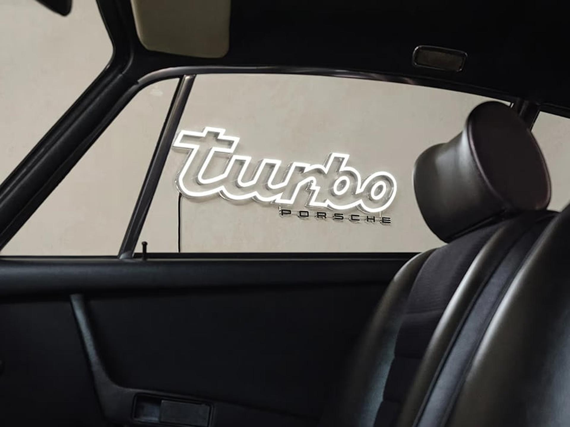 Turbo Leuchtschriftzug – Limited Edition