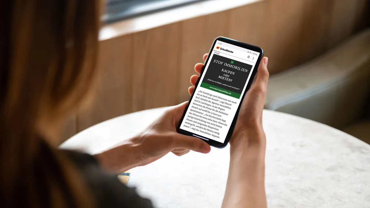 Online-Banner eines Immobilienmaklers auf schwaebische.de im Smartphone – Display-Werbung im mobilen Nachrichtenumfeld