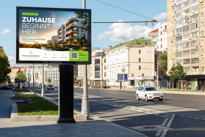 Digitale City-Light-Poster (DCLP) sind häufig an stark befahrenen Straßen in größeren Städten prominent platziert.