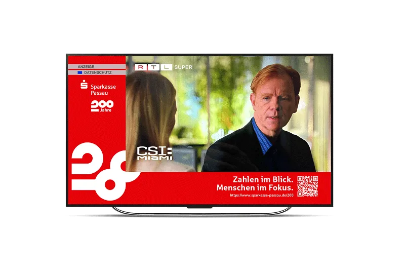 Adressable-TV-Werbung wird als L-Bannerformat bei Programmwechsel eingeblendet.