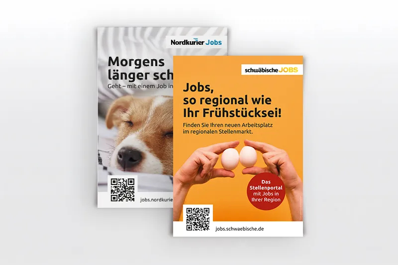 Zwei Flyer mit QR-Codes auf Hochglanzpapier am Beispiel von Nordkurier Jobs und Schwäbische Jobs.