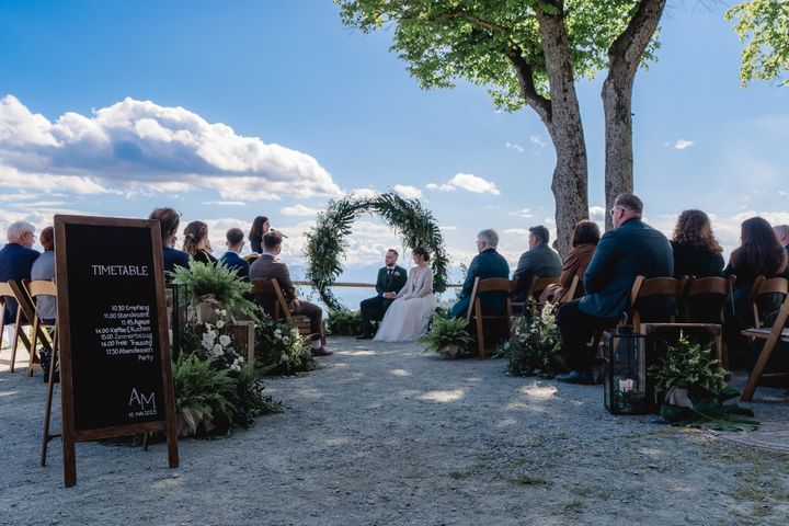 Timetable-Tafel beim Eingang