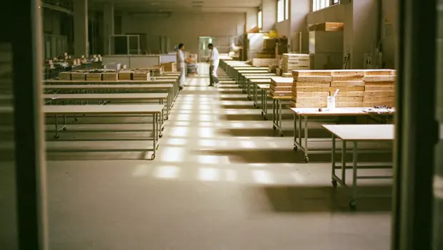 Manufacturing and assembly floor seen from a walkway
