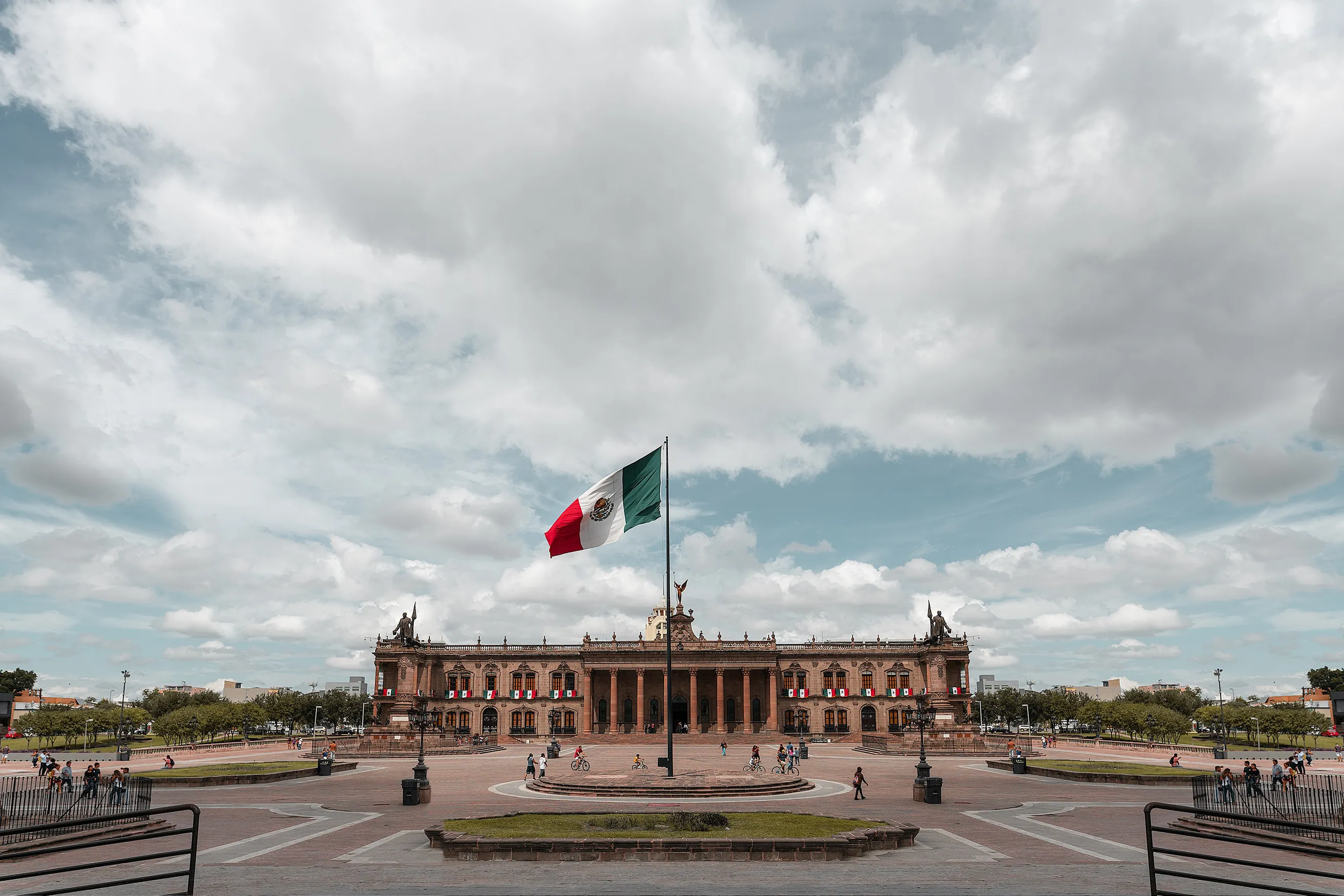 'London to Mexico: Volaris Low-Cost Carrier (CCO) Case Study'