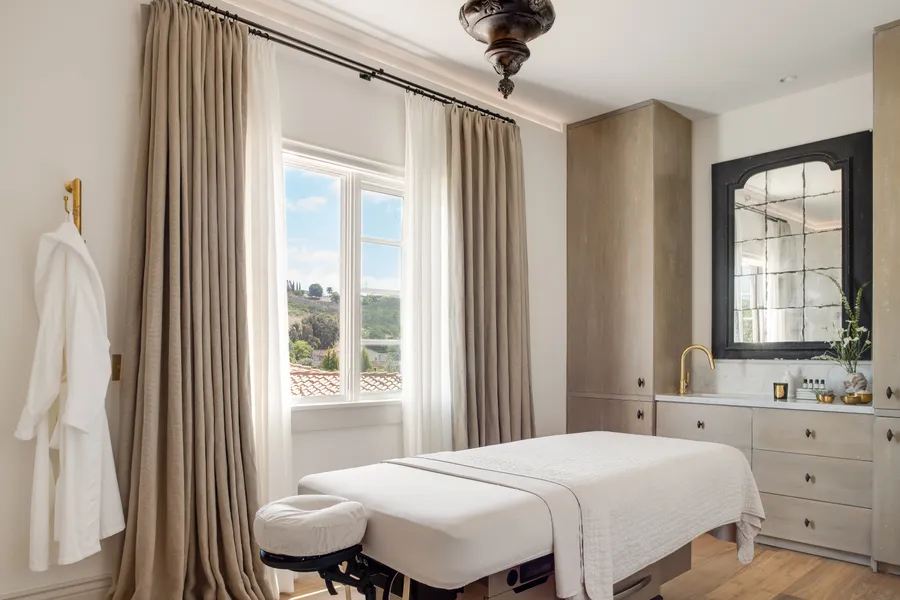 Private treatment room inside a Maison