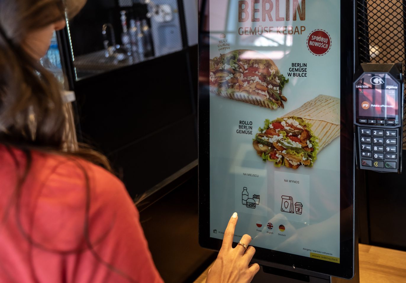 Trinkgeld in der Gastronomie 2026: Steuerregeln, faire Aufteilung und digitale Trinkgelder