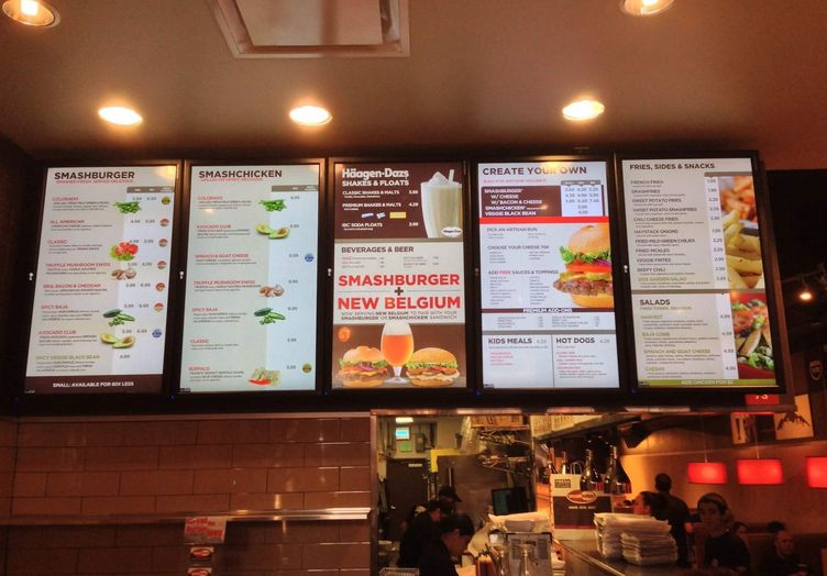Digital Signage in Restaurants: Why Professional Kiosks Outperform DIY Screens in 2026