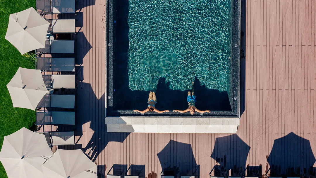 Pool mit zwei Personen