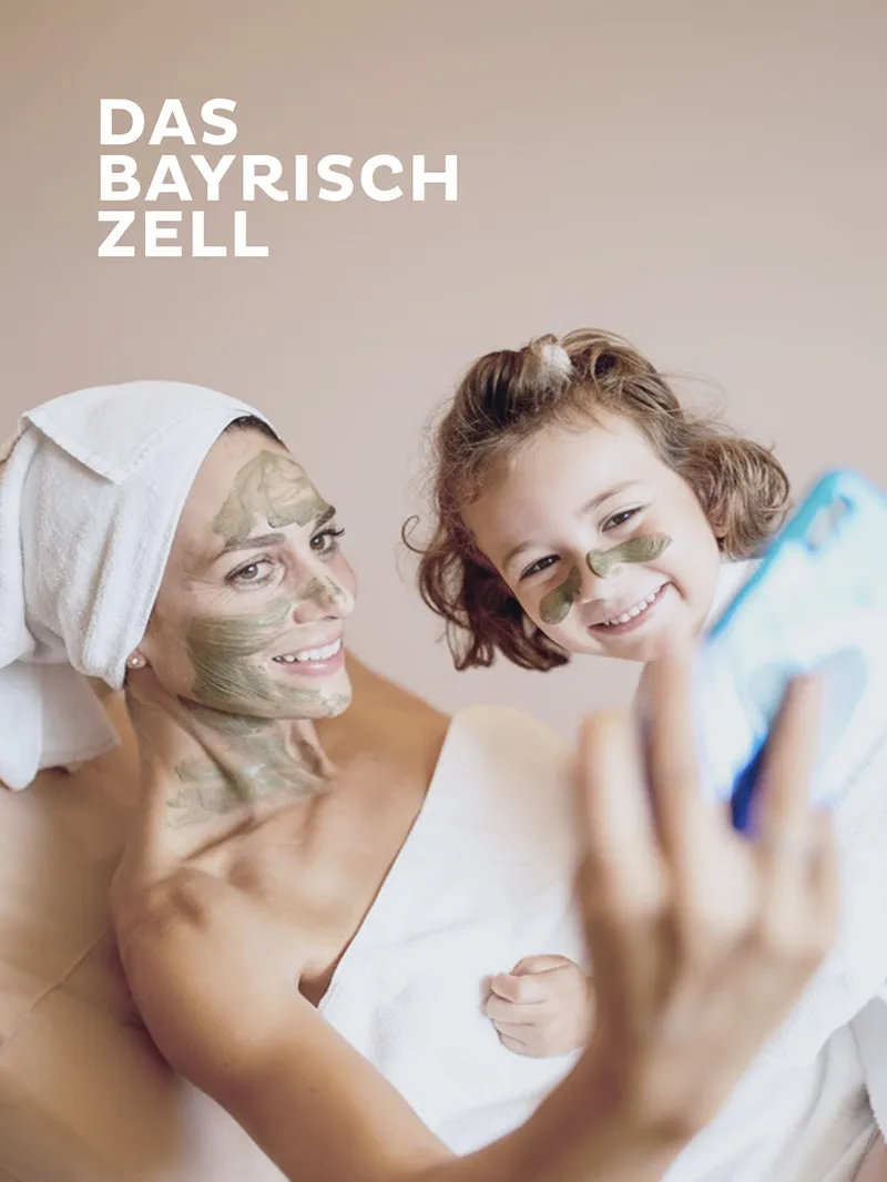 Das Bayrischzell Resort Außenansicht mit Logo