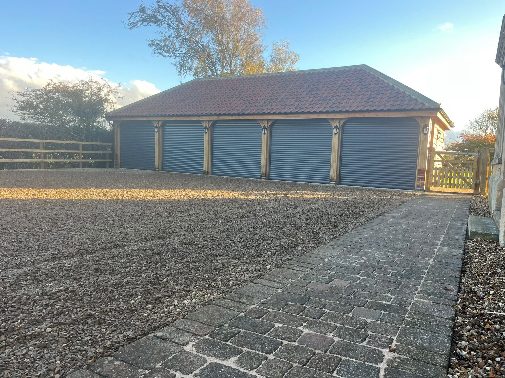 Bespoke 5-Bay Oak Garage & Driveway Installation