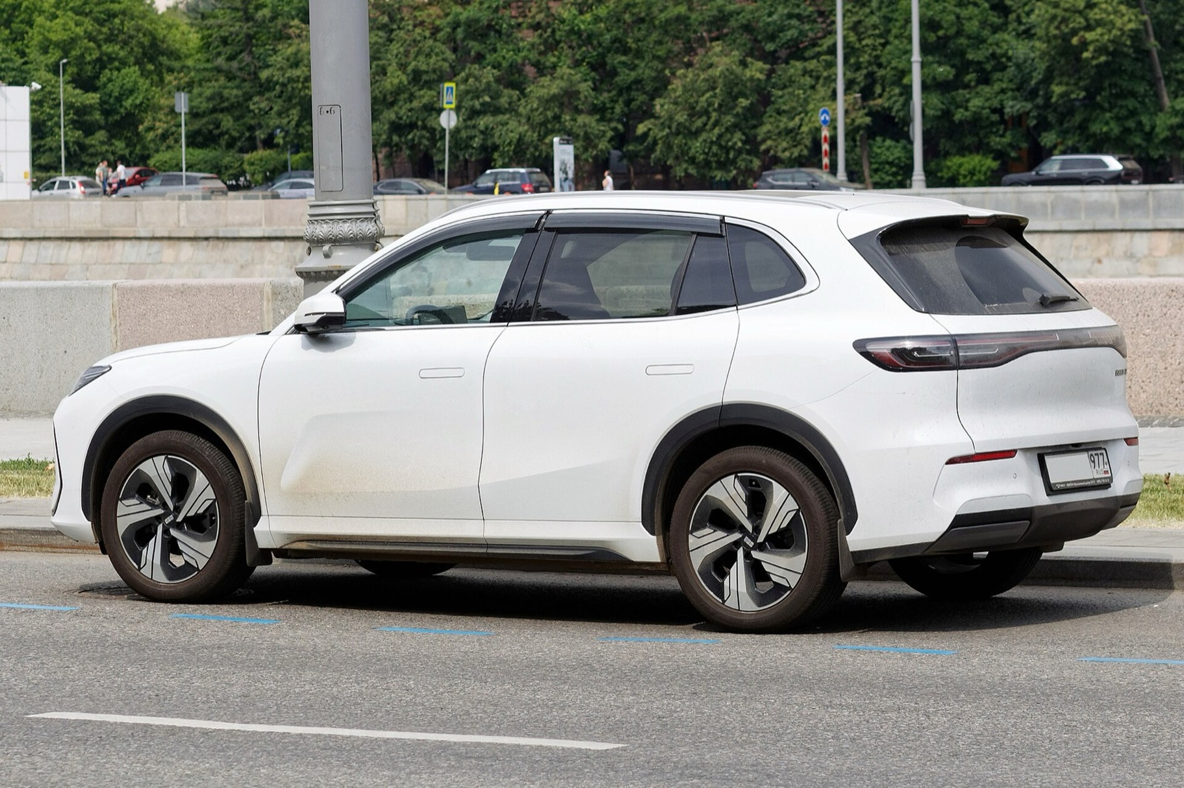 Geely E5 blanc, SUV électrique compact