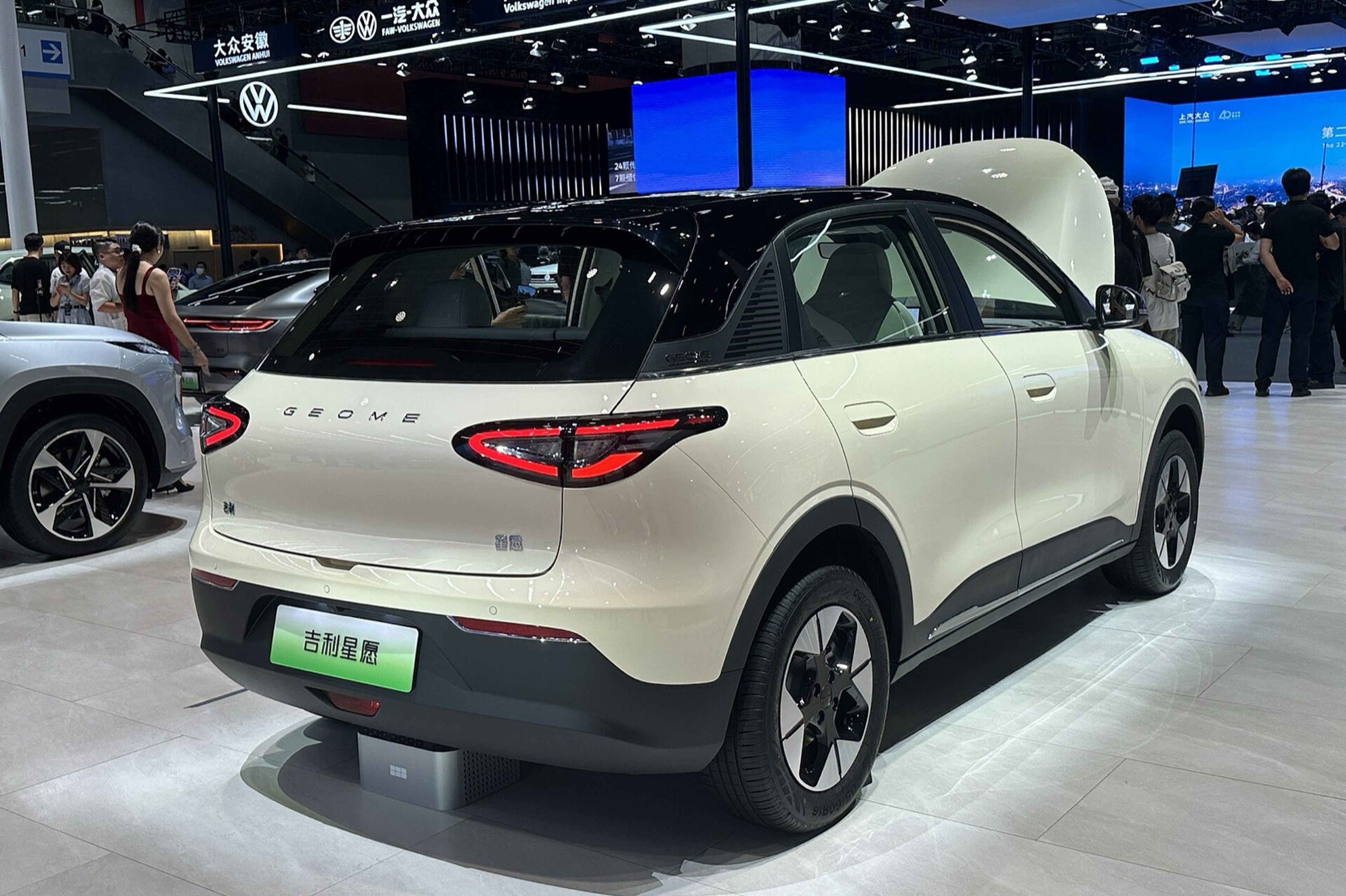 Geely E2 de profil, gabarit de citadine