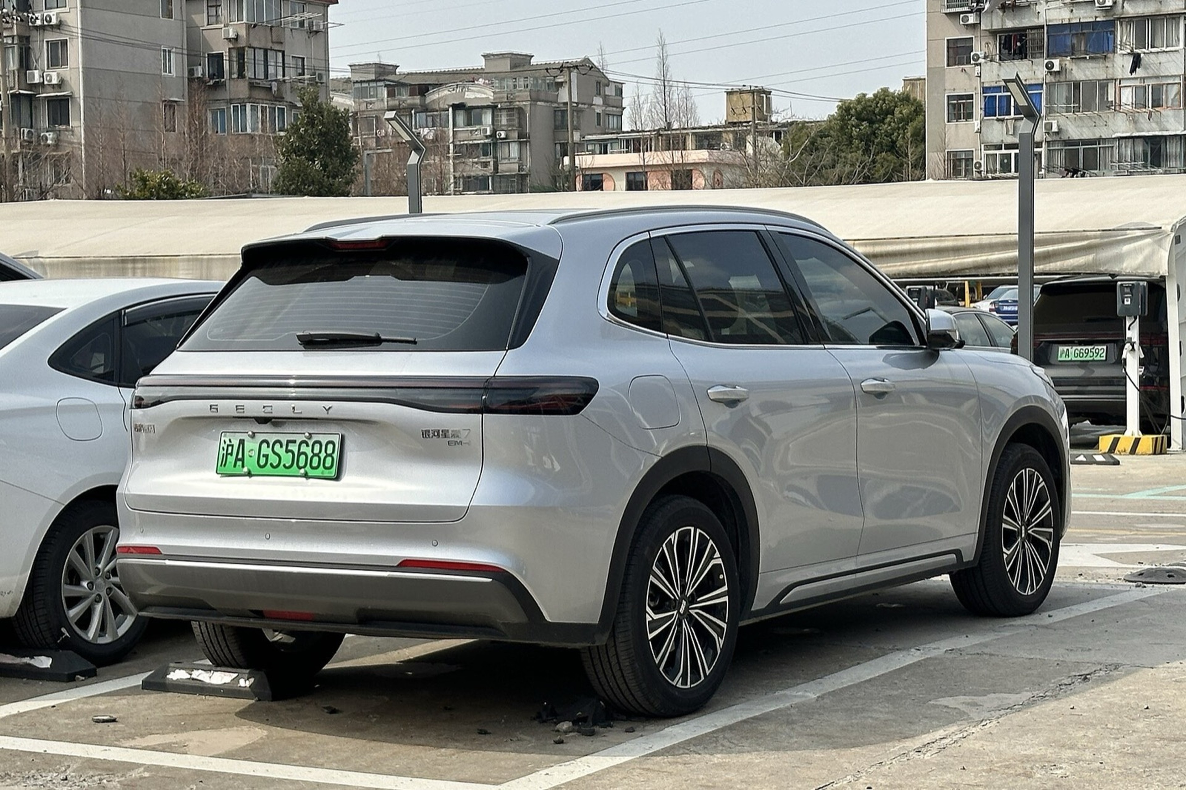 Geely Starray EM-i (Galaxy Starship 7) garé en ville