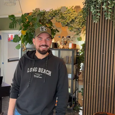 Mathias fra makenzihair frisør i Nyborg