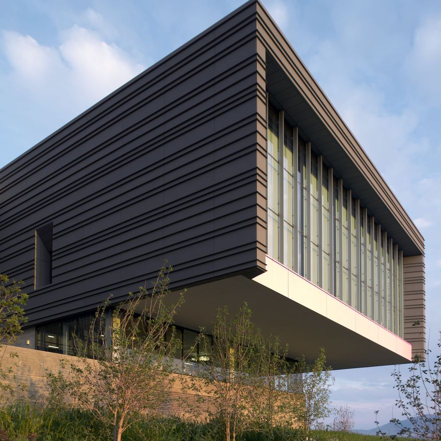 Adobe Campus 02