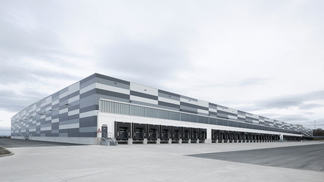 kingspan-logistikzentrum-case-study-de-01