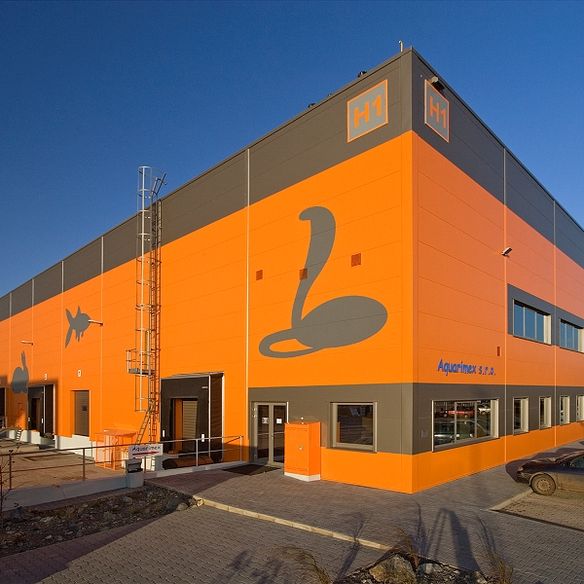 Logistické centrum VGP Park v Horních Počernicích si vysloužilo vítězství v soutěži Zlatý panel. Pro realizaci jsme využili KS FR K-Roc® stěnové panely.
