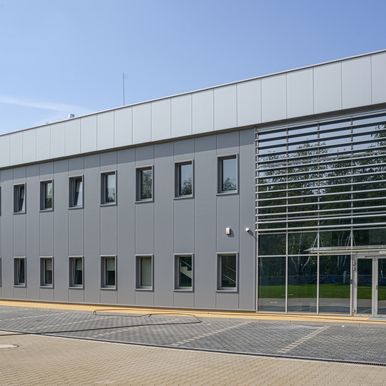 Приклад ідеального поєднання сендвіч-панелей Kingspan з ізоляційним сердечником IPN та K-Roc®