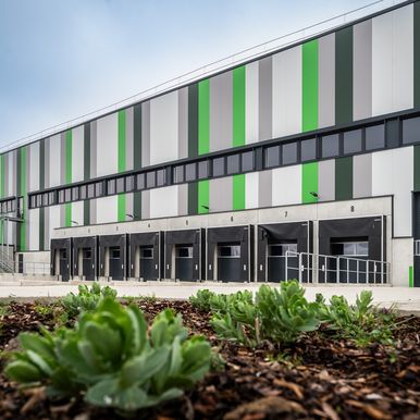 Hochwertige Wandpaneele für eine effiziente und optisch ansprechende Gebäudehülle