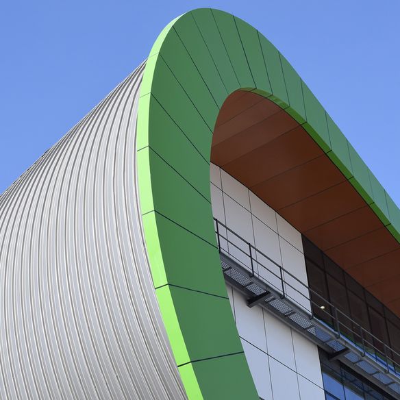 KingZip infiniti was used to create the roof of the Moro Hub, the first LEED Platinum data centre in the Middle East.