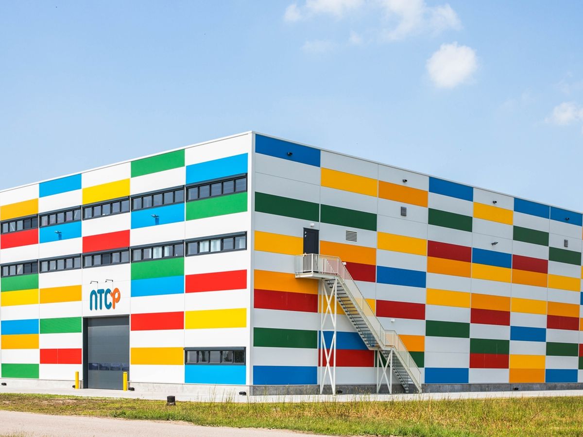 Kingspan NTPC Heerenveen - colours