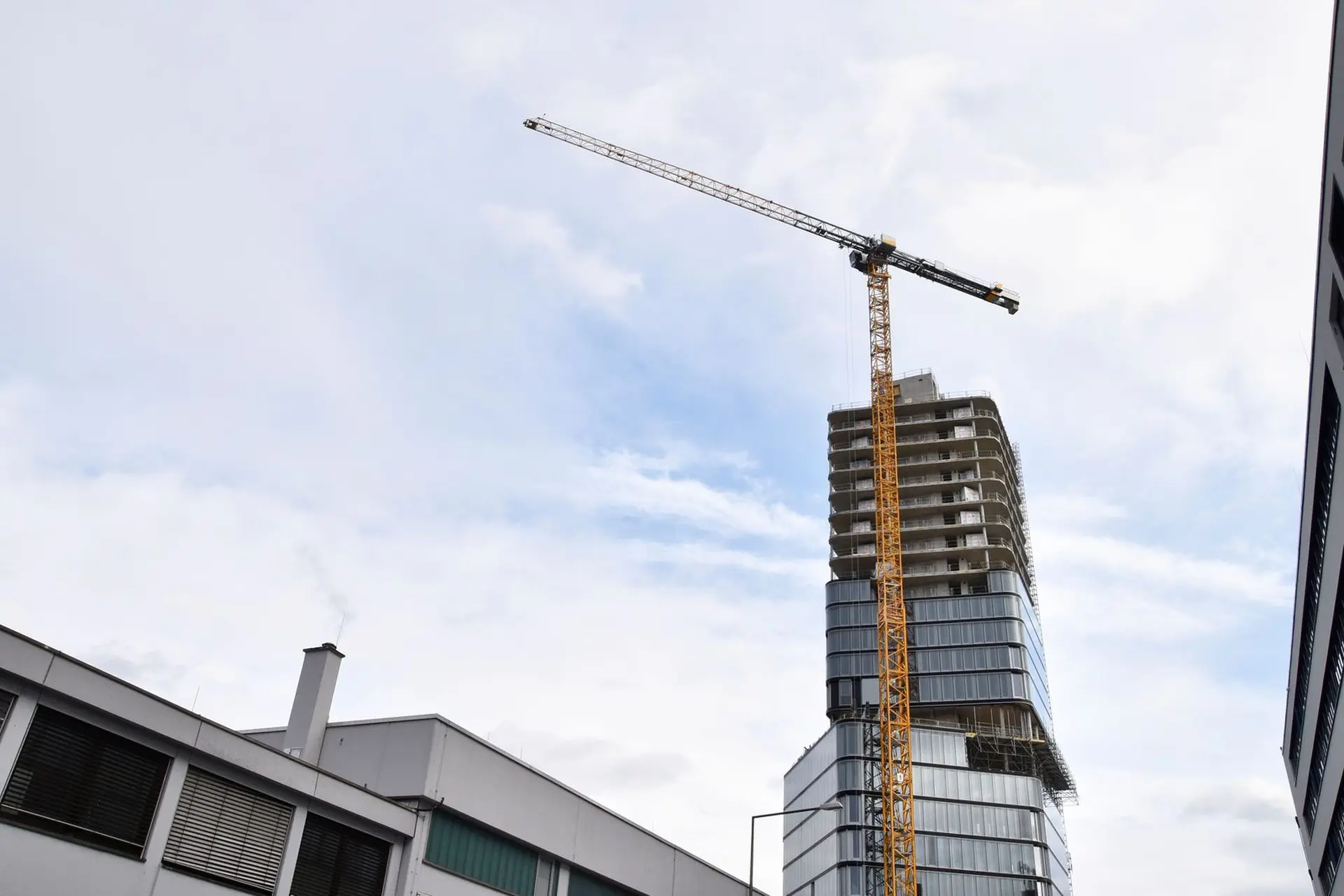 How to Structure a Construction Sales Team at a Building Product Manufacturer