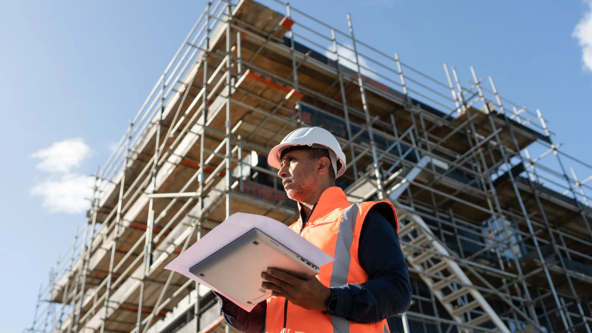 Using Smart Alerts to Never Miss a Construction Opportunity