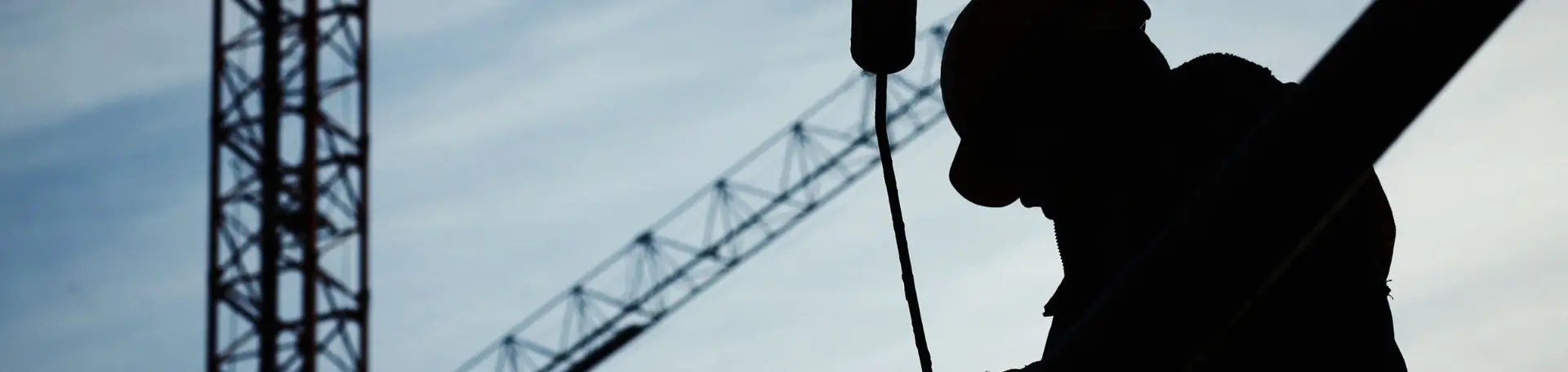 Top tools for tracking construction tenders in real-time