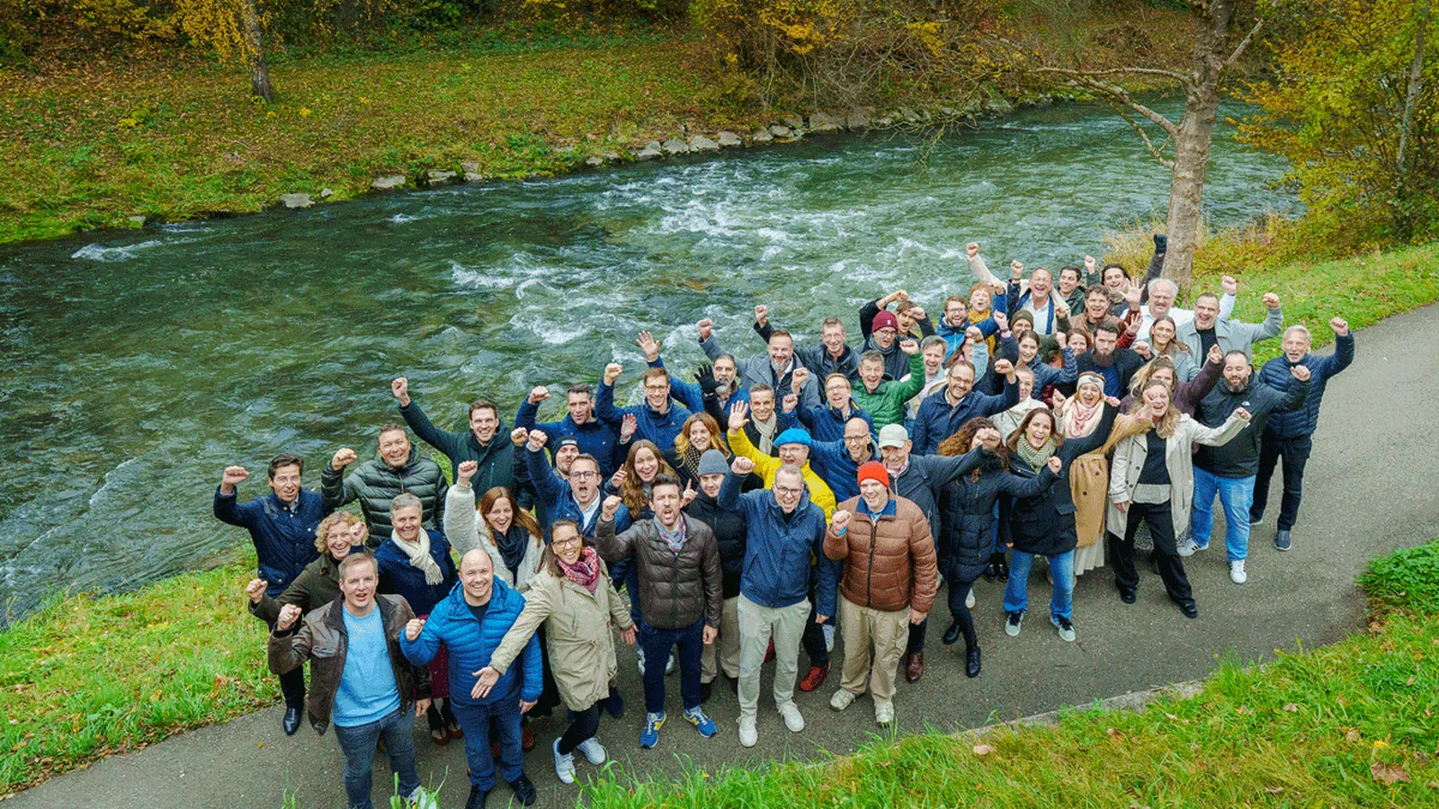 Das CSP-Team 2025 am Flussufer