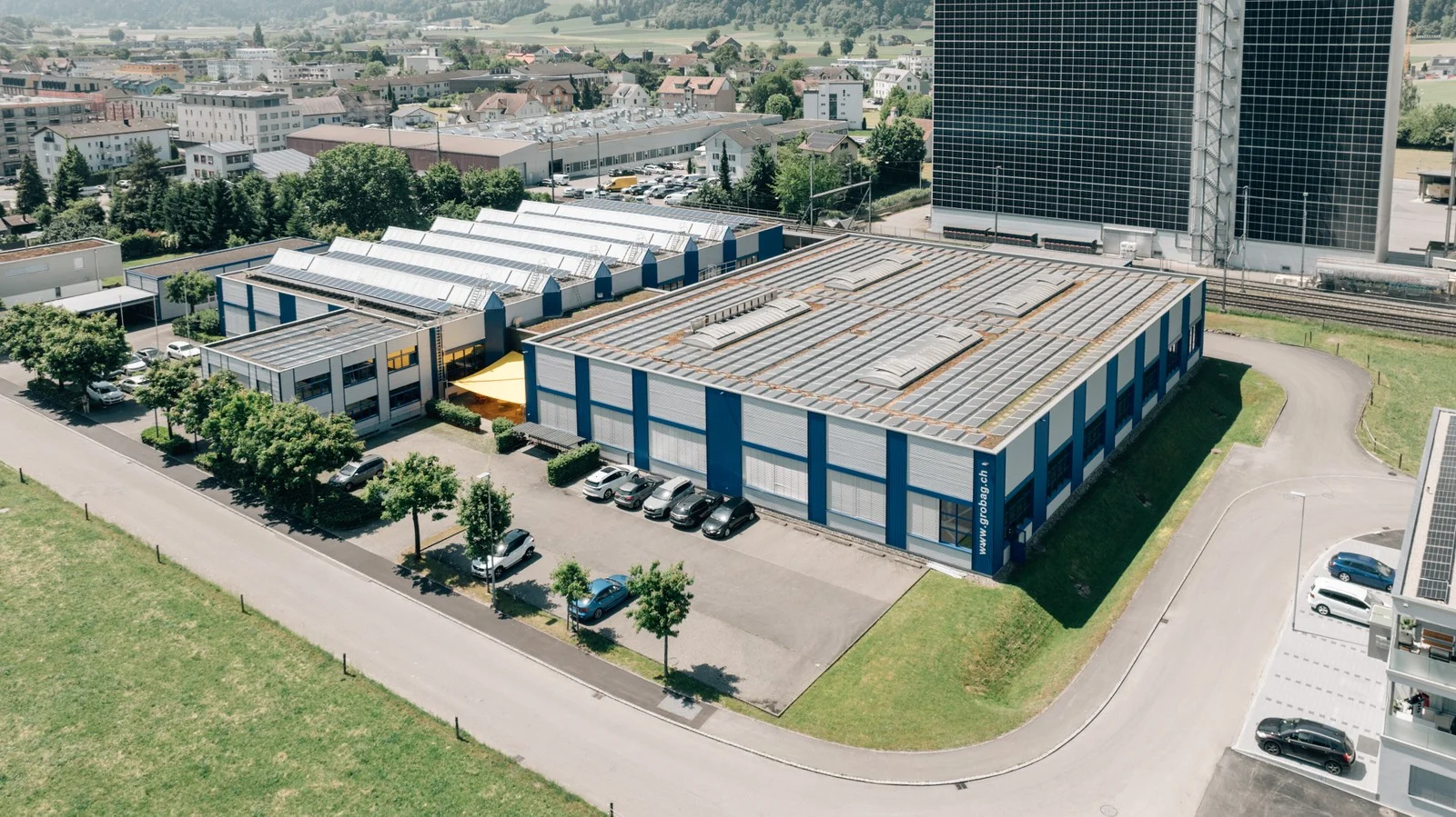 Luftaufnahme des Werkareals der GROB AG in Nebikon
