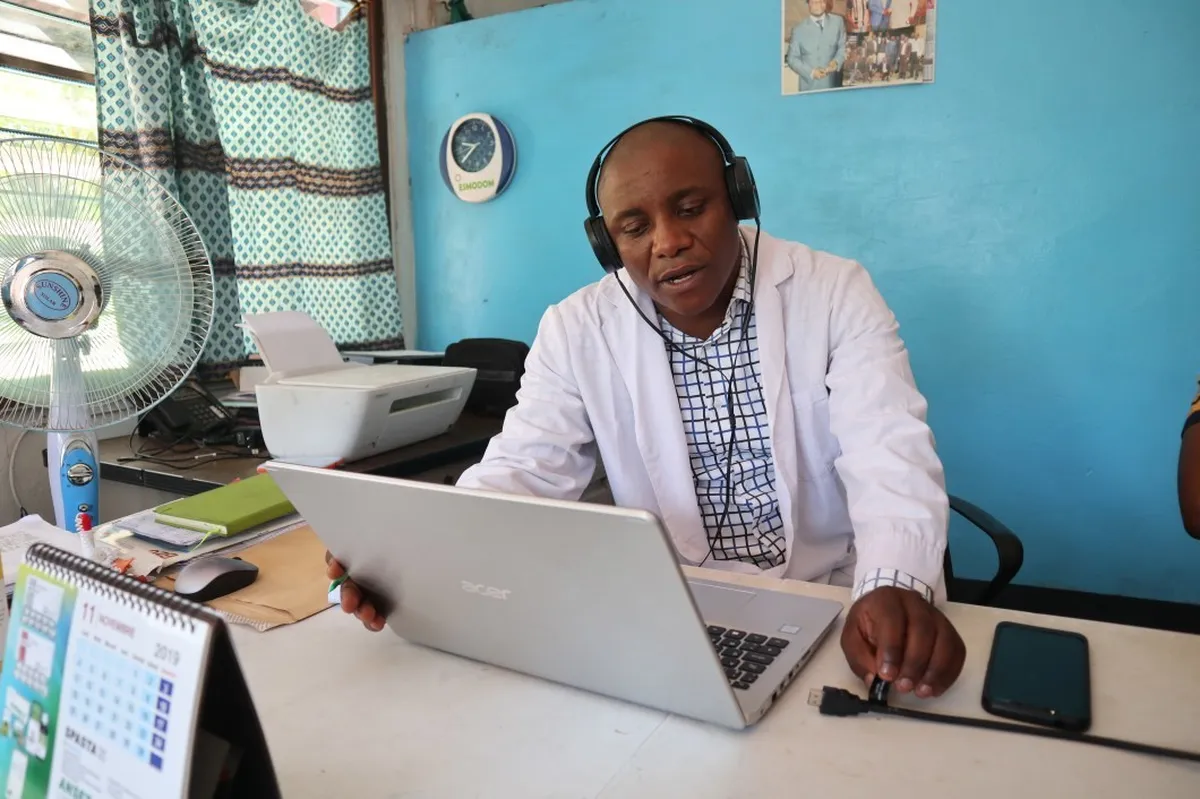 smart glasses for telemedicine