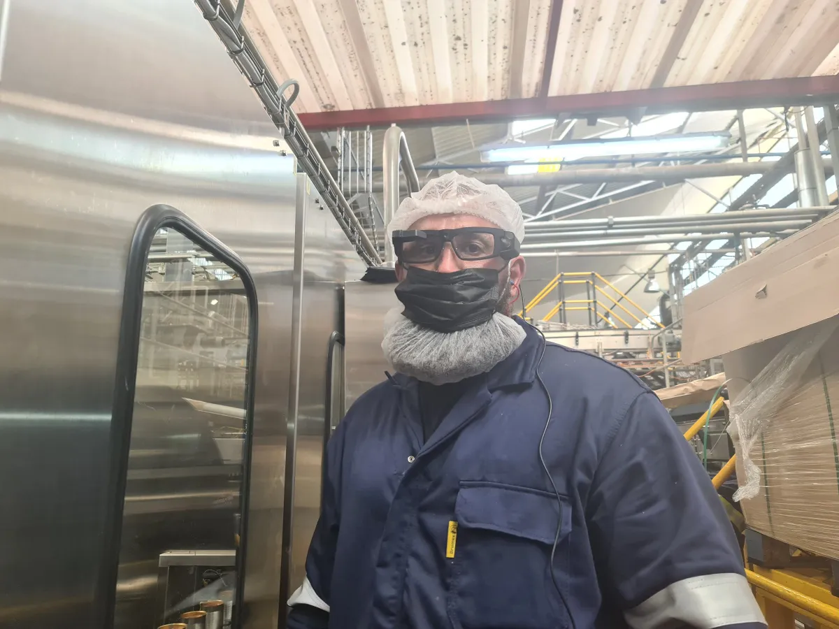 HG Molenaar technician wearing Iristick smart glasses on site