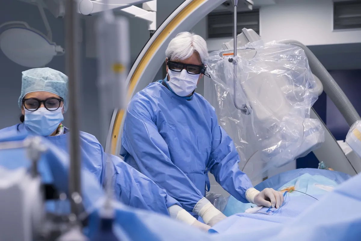 Surgeon with Smart Surgical Glasses