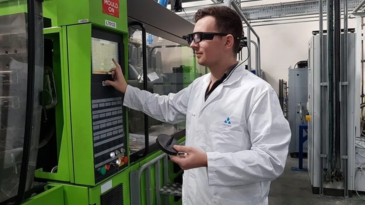 Victrex subject matter expert wearing Iristick smart glasses for remote guidance